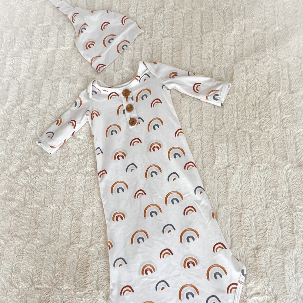 NEW Caden Lane Earthy Rainbow Newborn Knotted Gown and Hat